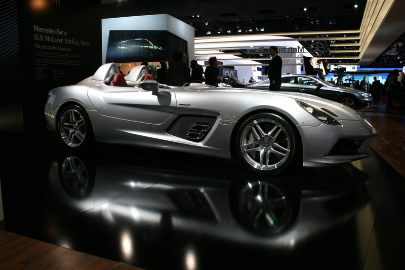 Illustration for article titled 2009 Mercedes McLaren SLR Stirling Moss: $1.01 Million McLaren Madness